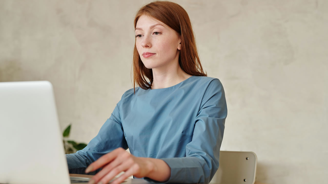 What is a VIN correction on Form 2290, and what steps are required to report it to the IRS?